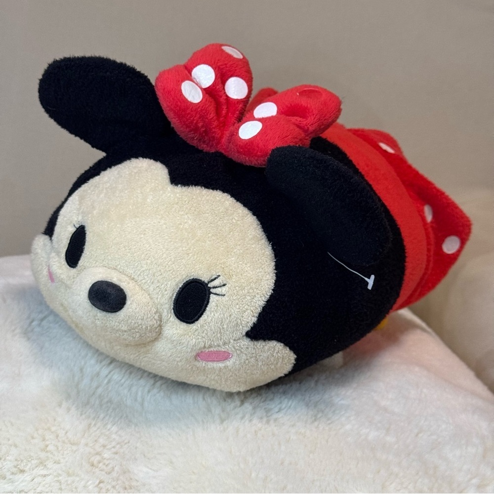 Disney Minnie Mouse Tsum Tsum Plush - Black, Red, and Cream - Picture 4 of 7